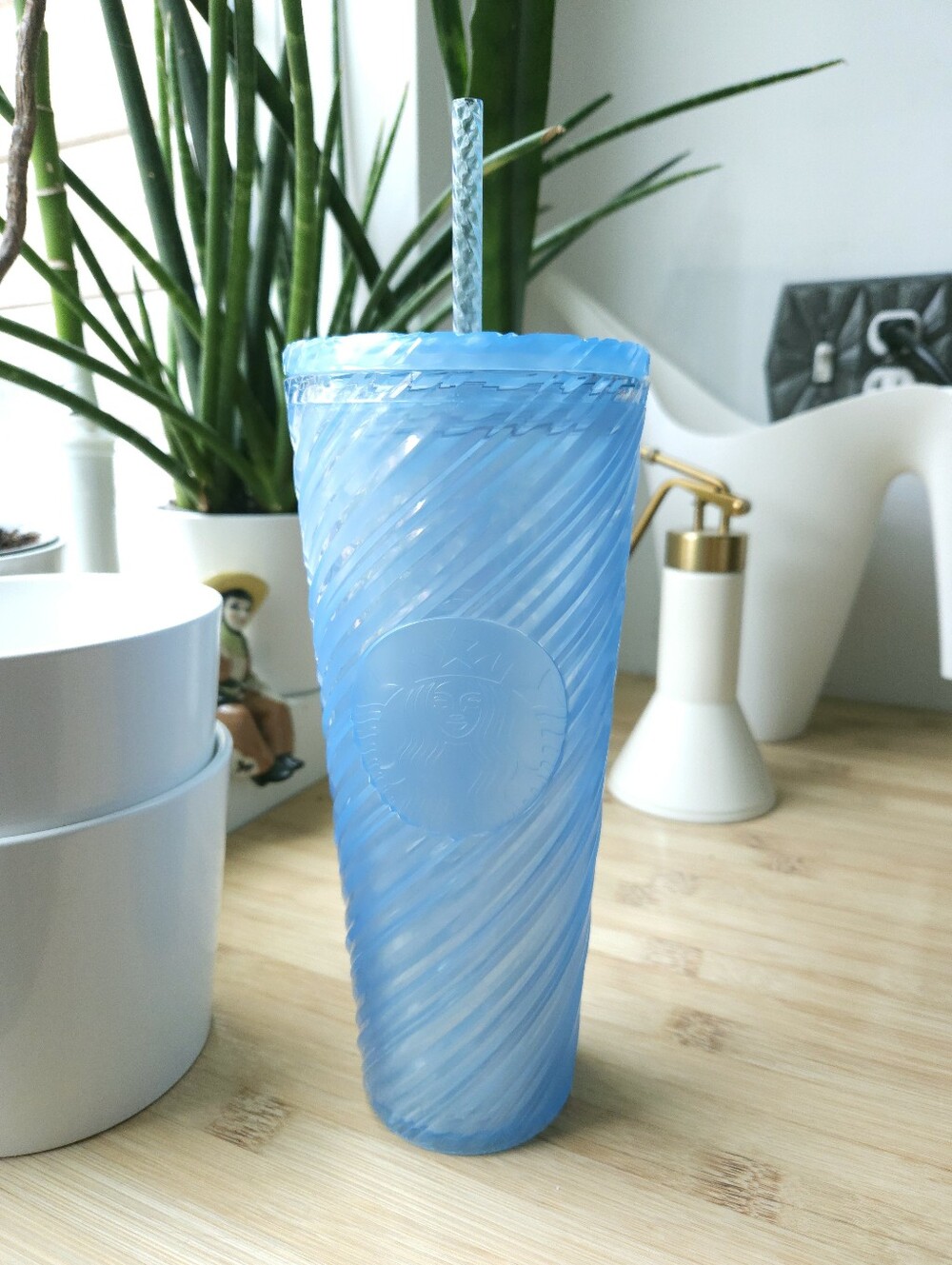 Starbucks Summer 2024 Iredescent Light Blue Swirl Venti Tumbler With Straw 24oz